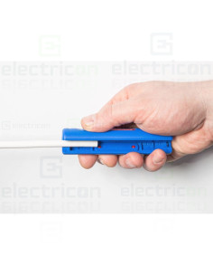 Unealta pentru inlaturarea mantalei si dezizolarea cablurilor coaxiale 2