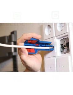 Dezizolator coaxial pentru inlaturarea mantalei si dezizolare 2